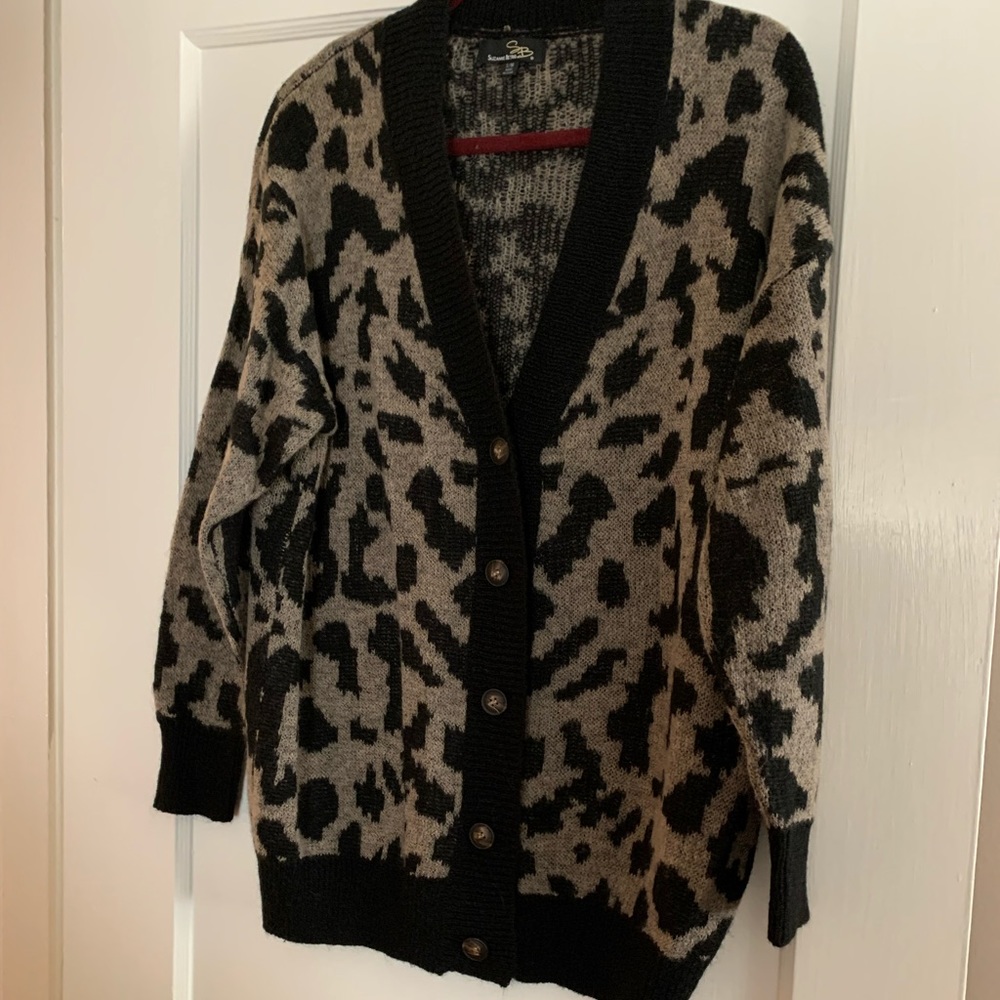 ANIMAL PRINT CARDIGAN SWEATER S/M